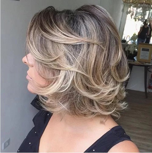 short Hairstyles for Over 40 with Round Face