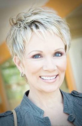 70 Best Short Hairstyles for Square Faces Over 50 & 60 - Trendy ...