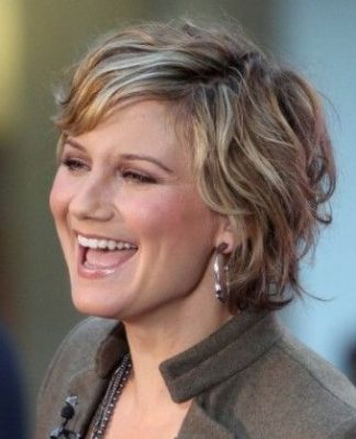 70 Best Short Hairstyles for Square Faces Over 50 & 60 - Trendy