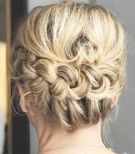 Elegant And Sophisticated Hairstyle For Older Brides