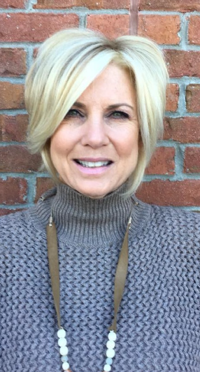 Stylish Short Hairstyle For Women Over 50