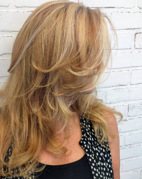 Hairstyle For Women Over 50 Is This Long And Layered Beauty